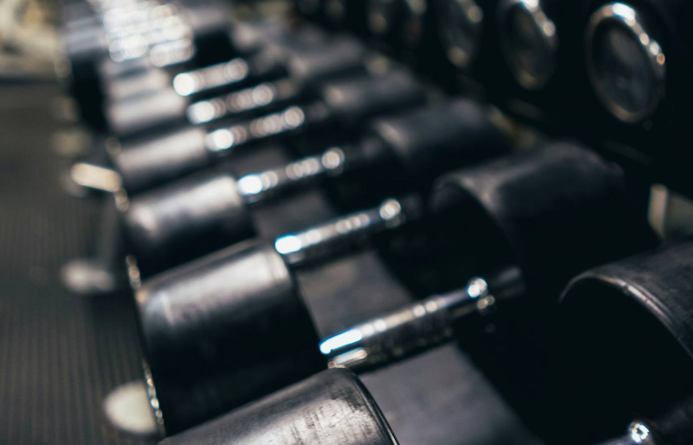 Interiér fitness centra s kvalitním vybavením